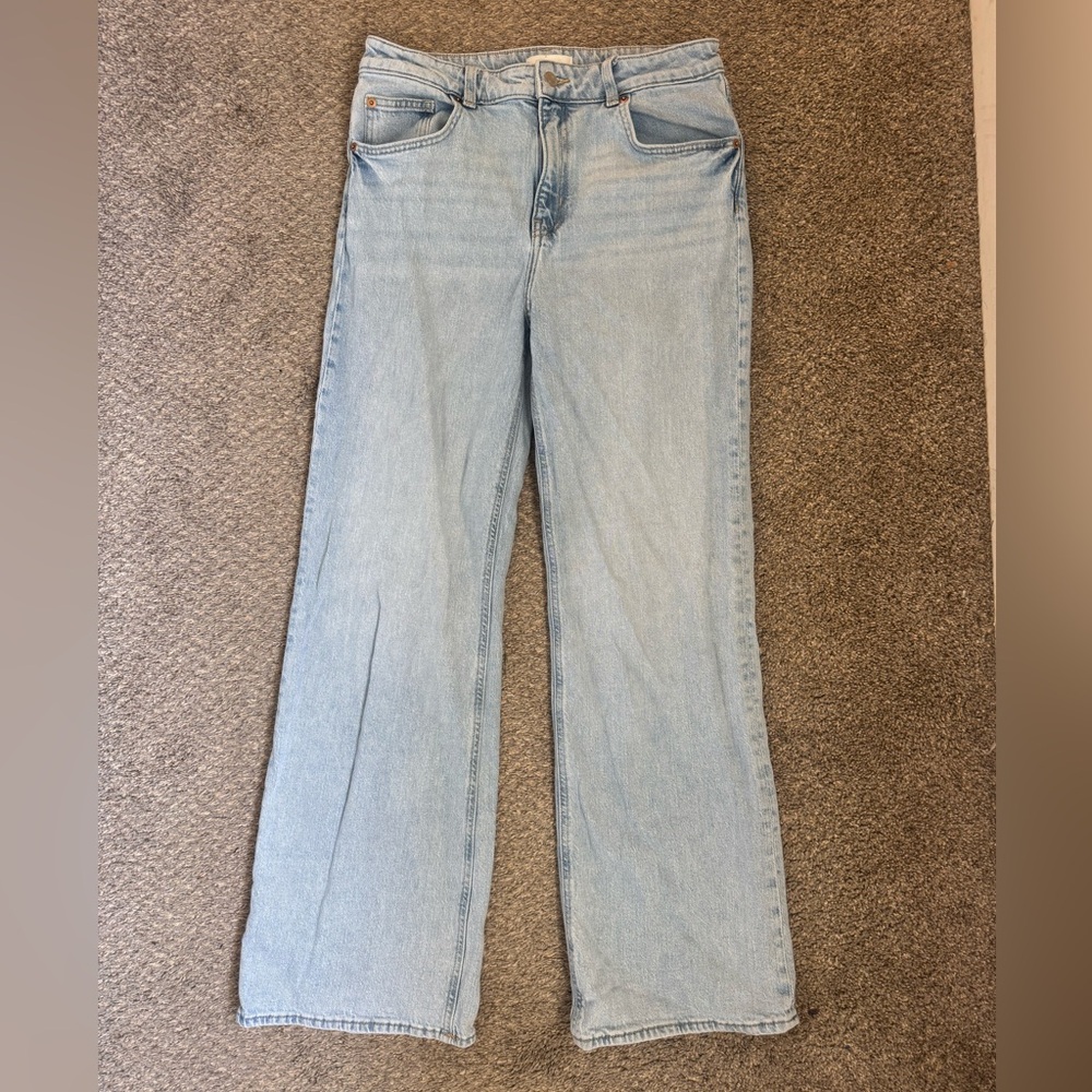 H&M Light Wash Straight Leg Jeans